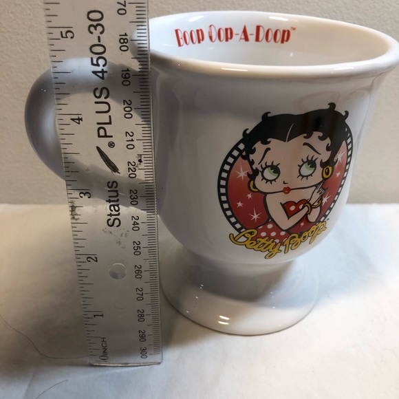 Betty Boop Pedestal Mug 2006 - Picture 7 of 8